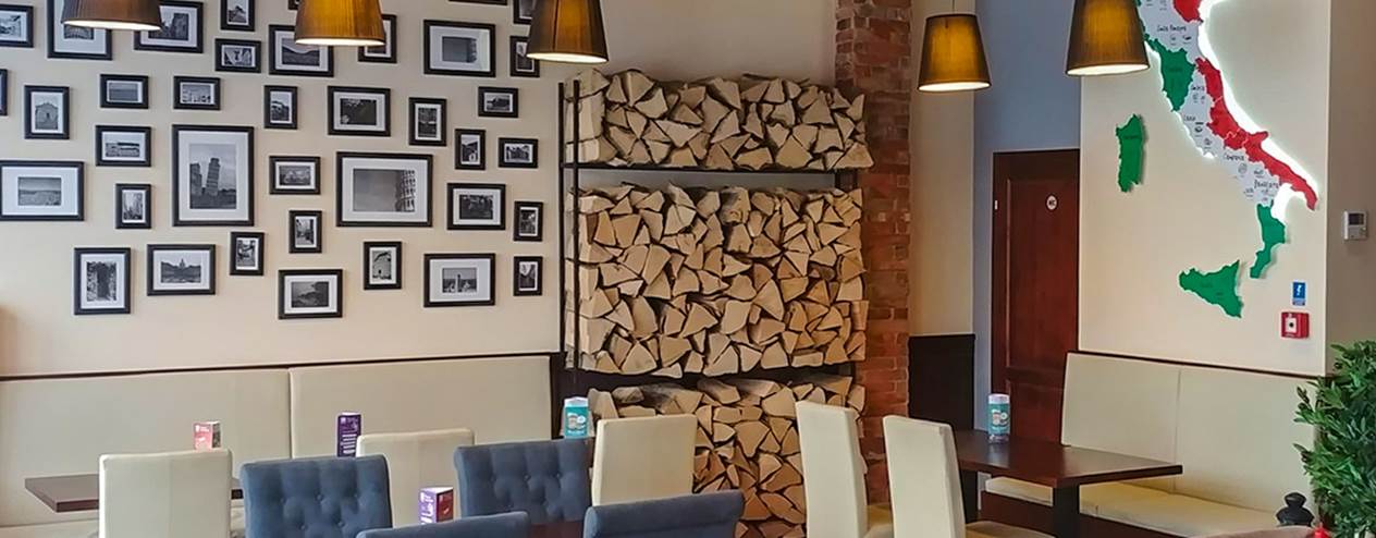 Strefa gości w pizzerii Domino's w Mysłowicach przy ul. Katowickiej 64